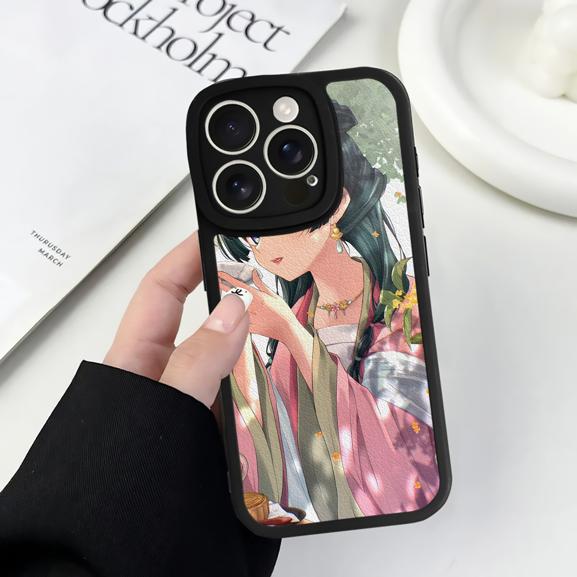 （画像用） 薬屋のひとりごと The Apothecary Diaries 【iPhone 16シリーズ対応】シリコンスマホケース（レザー調） 材質：シリコン